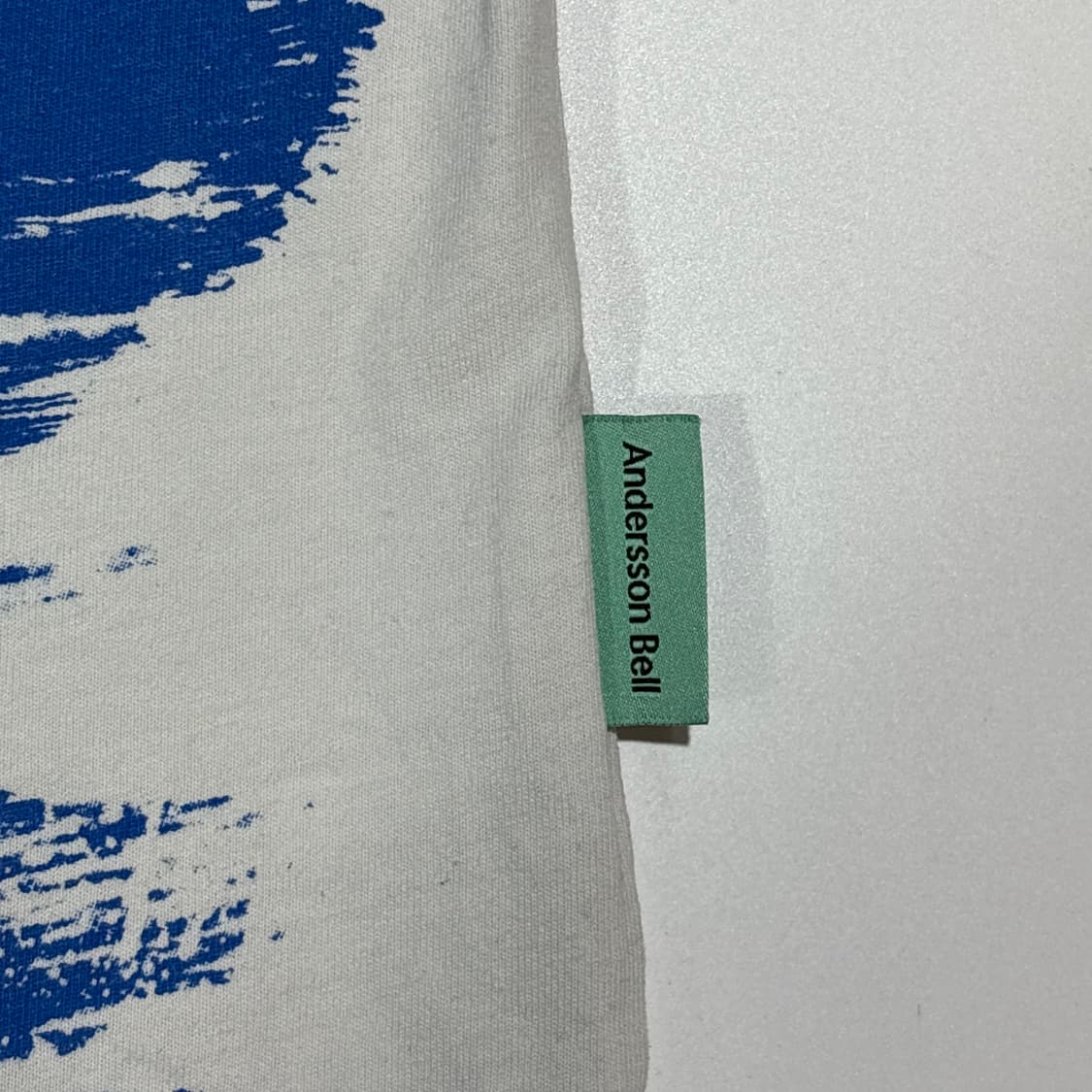 앤더슨벨 블루 페인팅 반팔티 상품이미지4