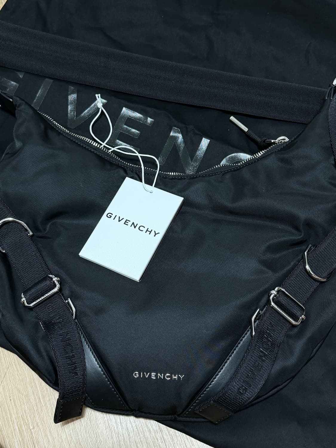 지방시 부아유 나일론 크로스백 상품이미지2