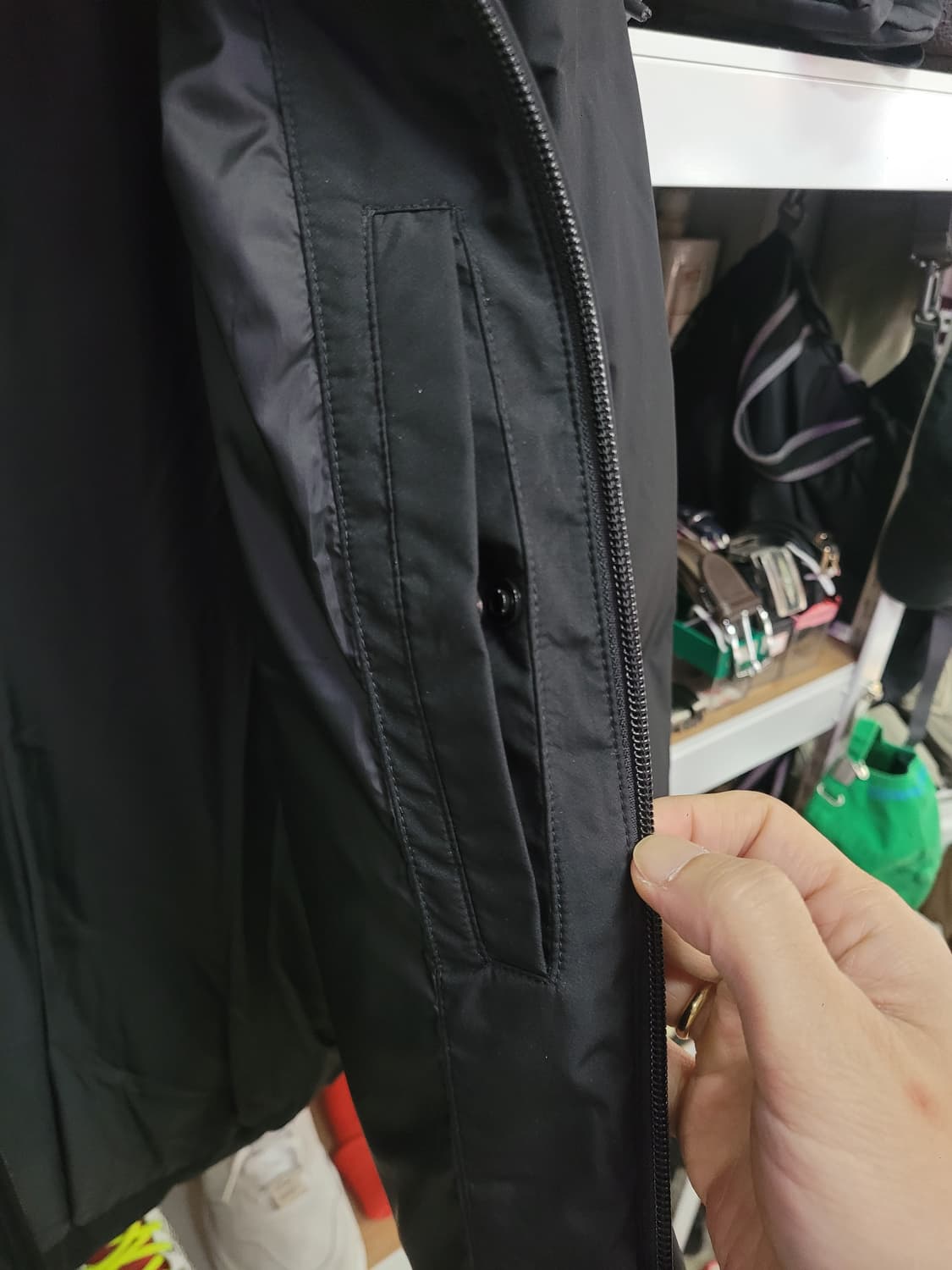 유니클로 블랙 후드 오리털 패딩 점퍼 상품이미지5