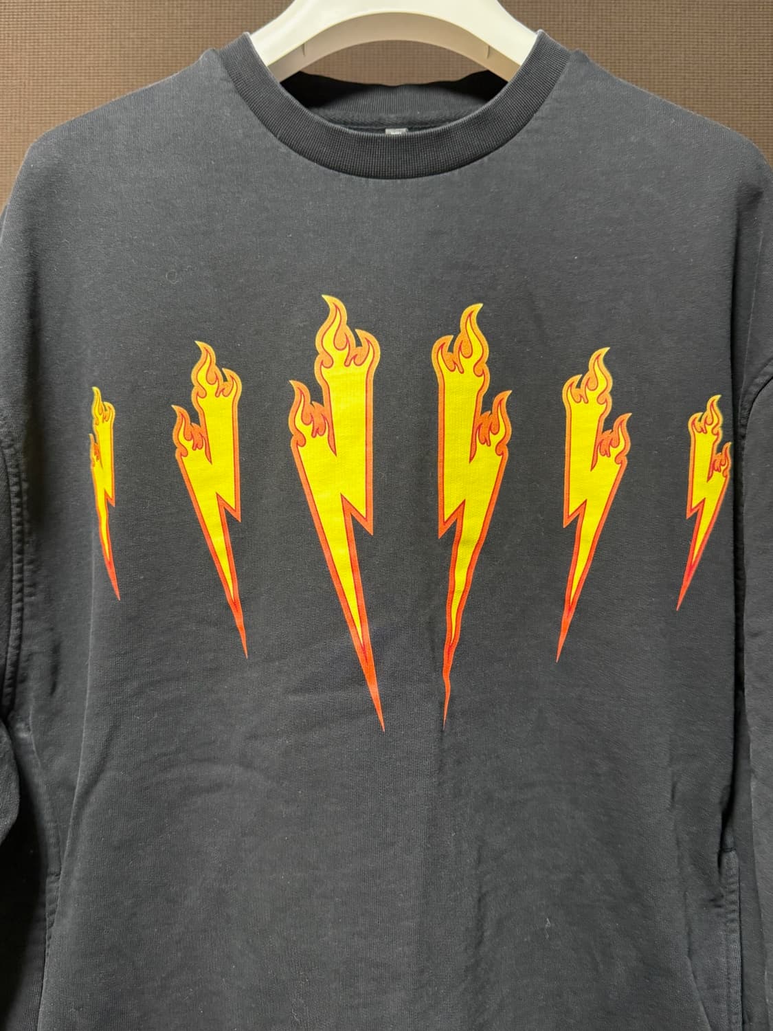 닐바렛 옐로우 썬더프린팅 블랙 스웻셔츠 맨투맨 블랙 S 상품이미지2