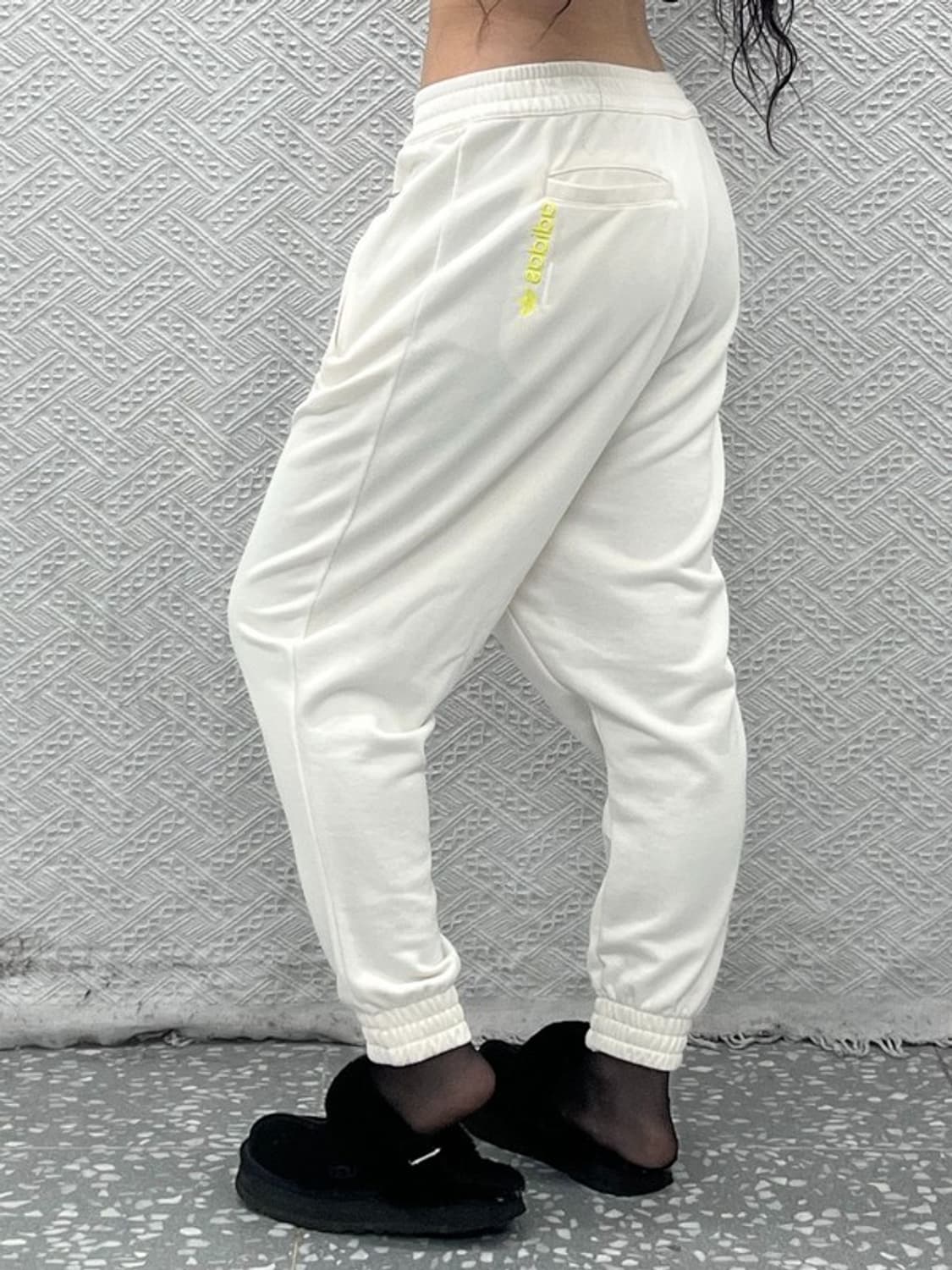 아디다스 올드스쿨 펑크 키치 힙로고 조거 스웻팬츠 M C10002 상품이미지1