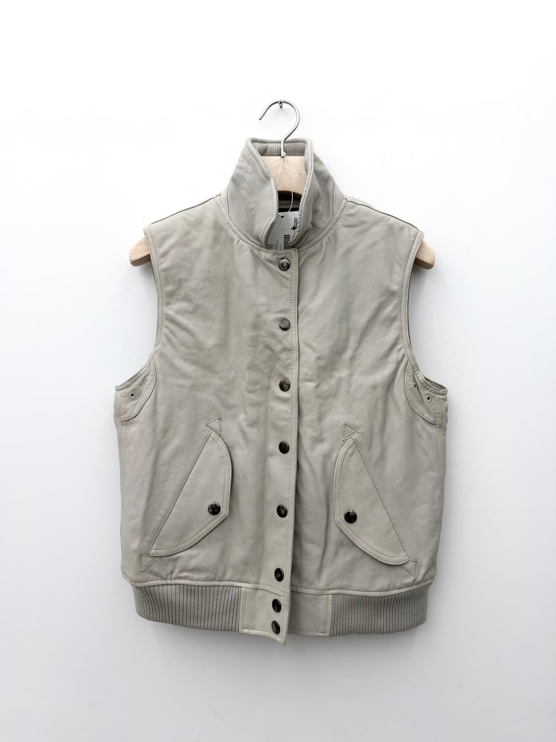 LEATHER BUTTON VEST 상품이미지1