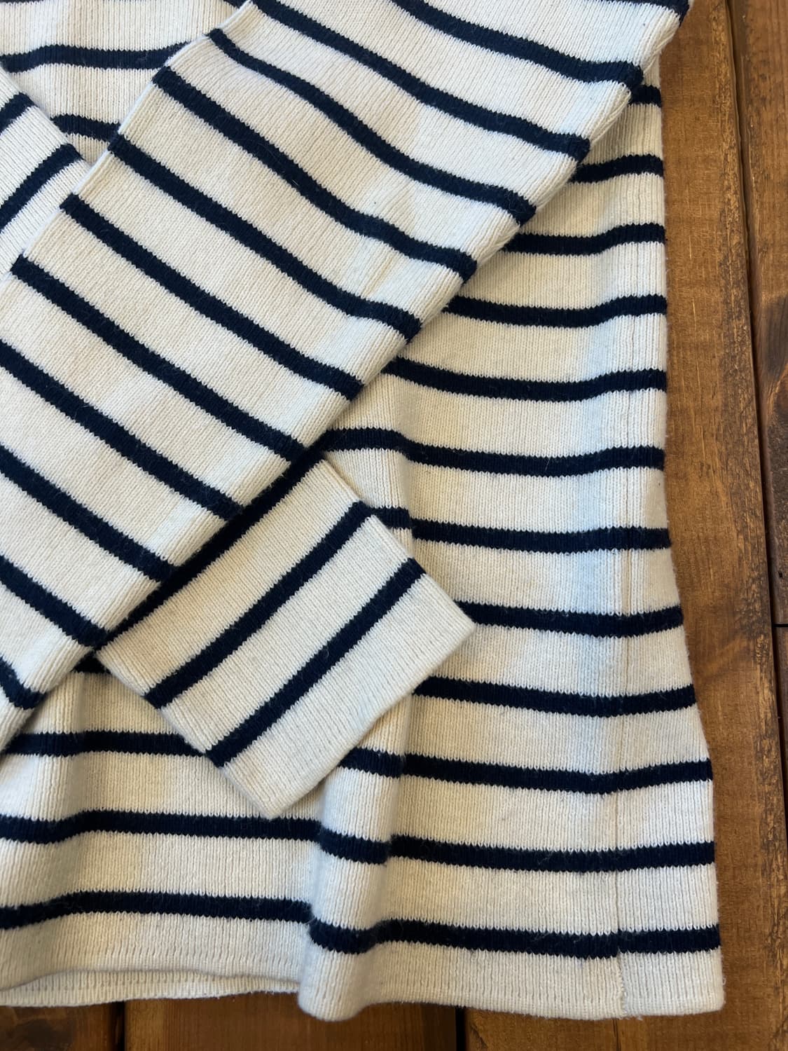 베이프 크림 스트라이프 니트 상품이미지8