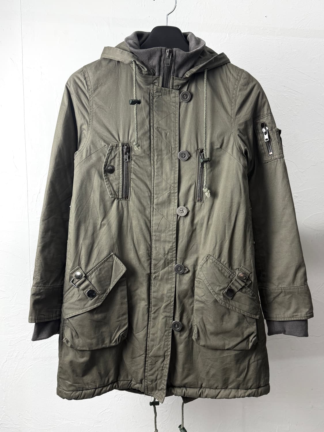 Edge Line 패널링 피쉬테일 파카 상품이미지3