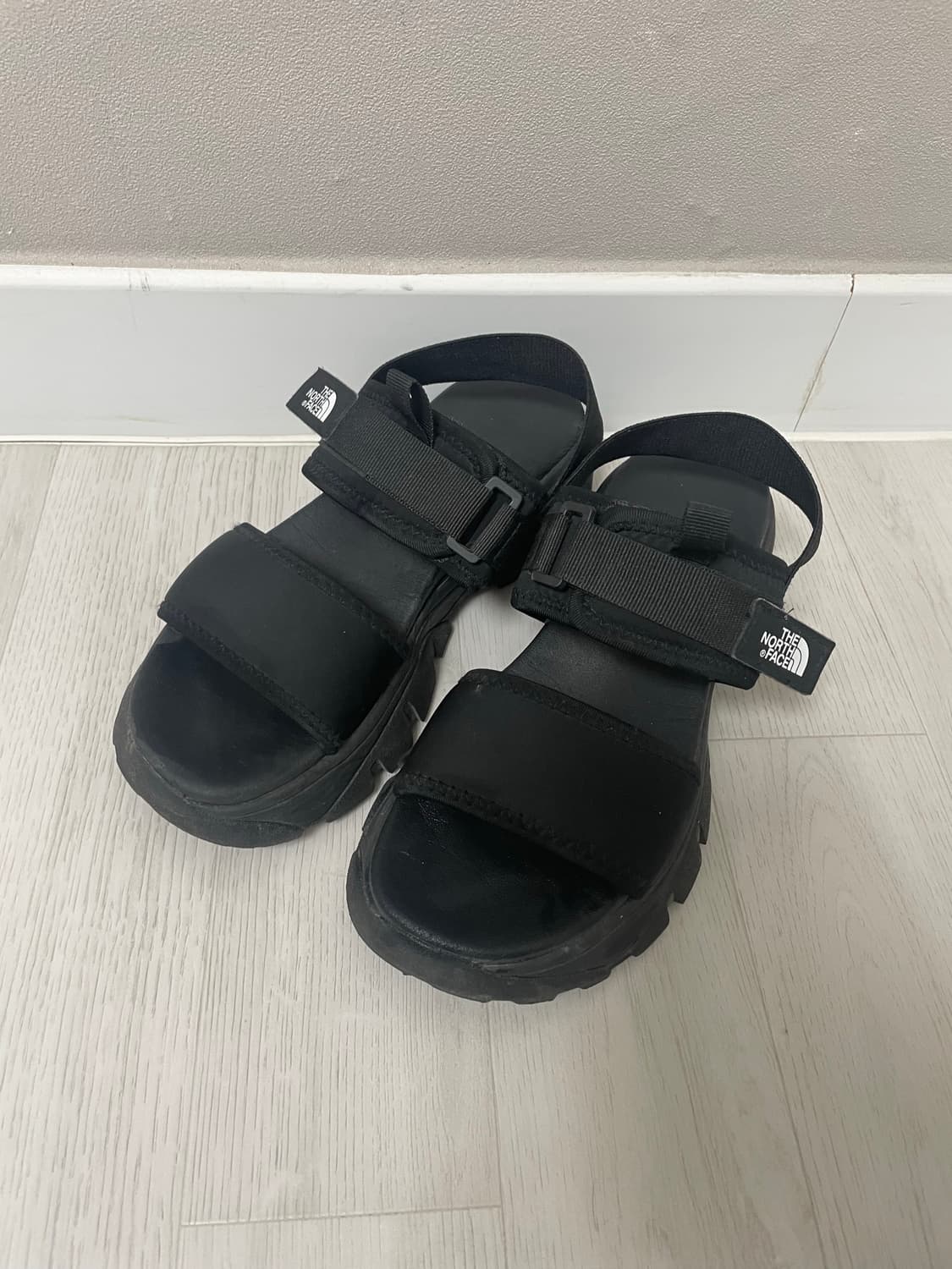 노스페이스 블랙 샌들 상품이미지3