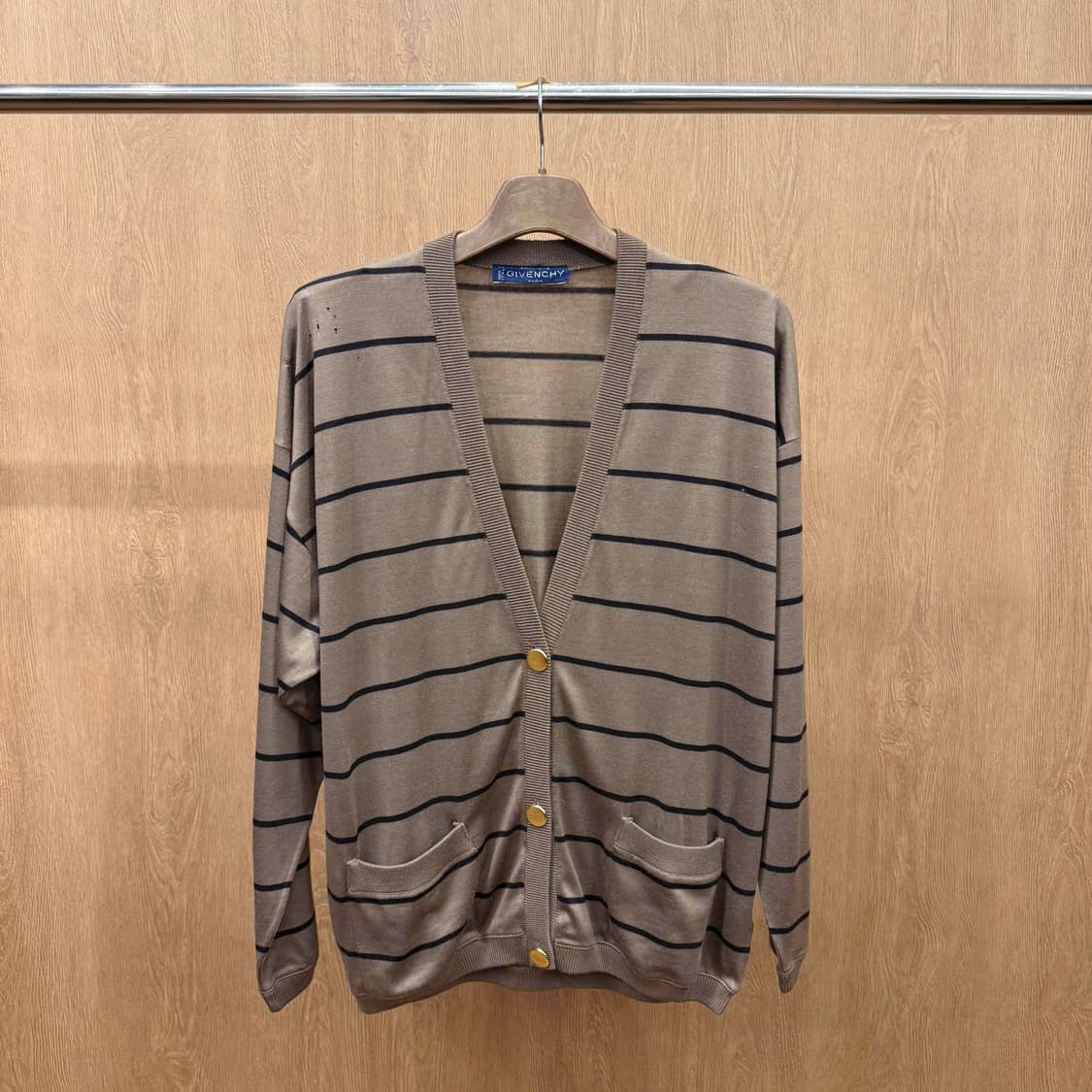 지방시 파리 스트라이프 패턴 브이넥 가디건 골드 버튼 디테일 브라운 상품이미지2