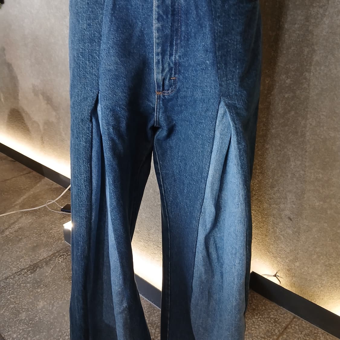 [77circa] 투톤 핀턱 플레어핏 리워크 데님 상품이미지2