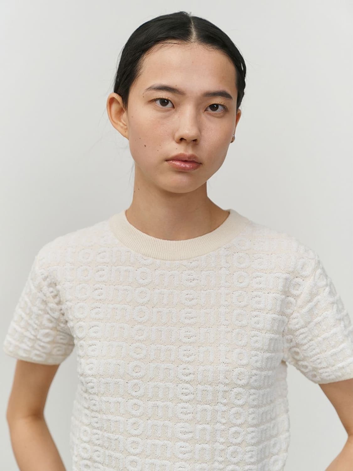 [급처] 아모멘토 로고 부클 니트 상품이미지1