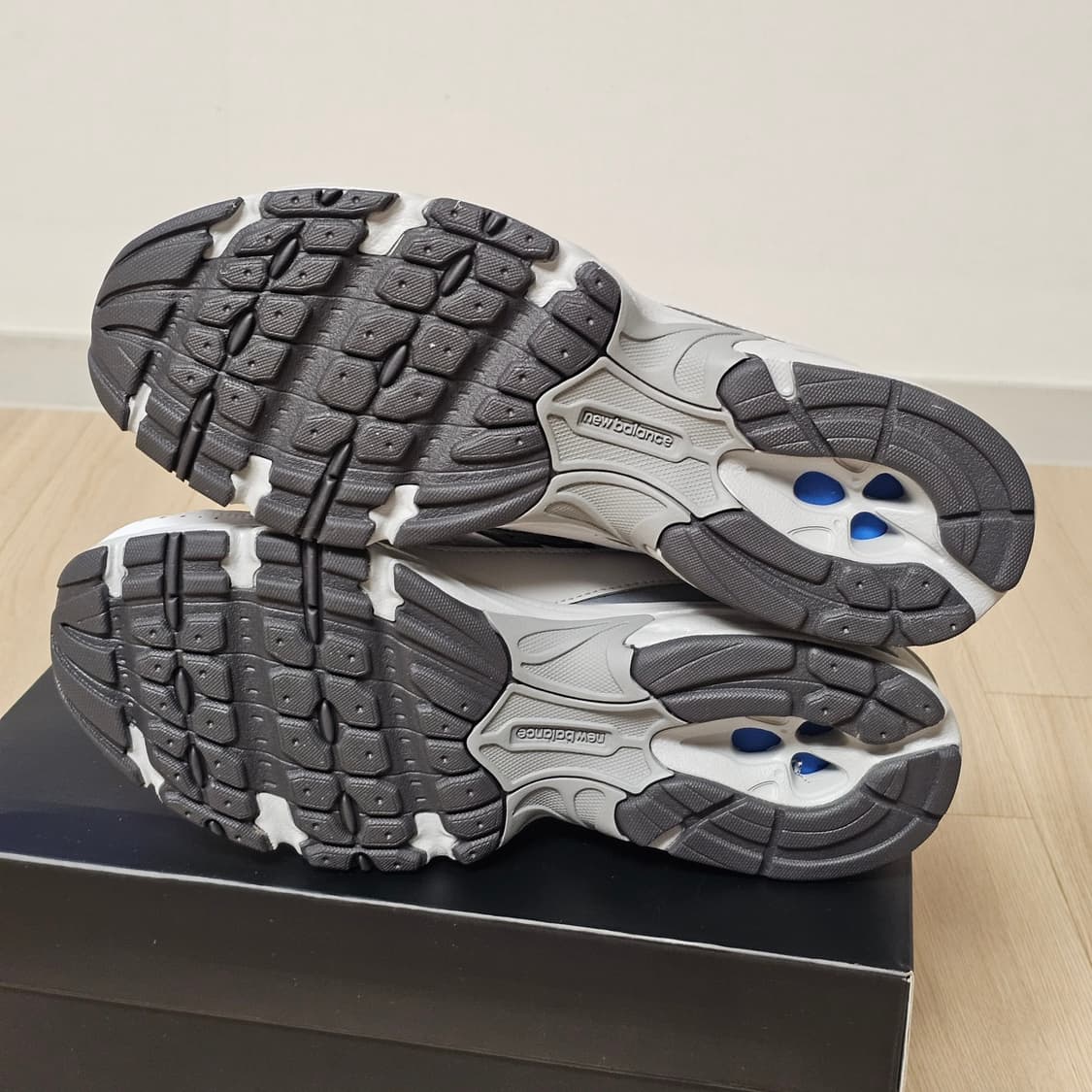 270 새제품) 뉴발란스 x 꼼데가르송 옴므 509 그레이 U509LCD 상품이미지5