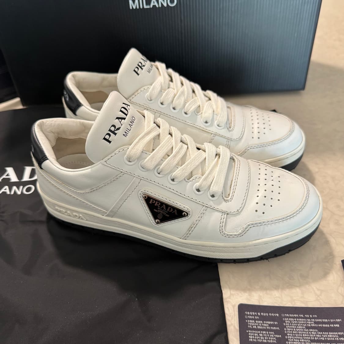 프라다 다운타운 스니커즈 화이트 36.5 상품이미지3