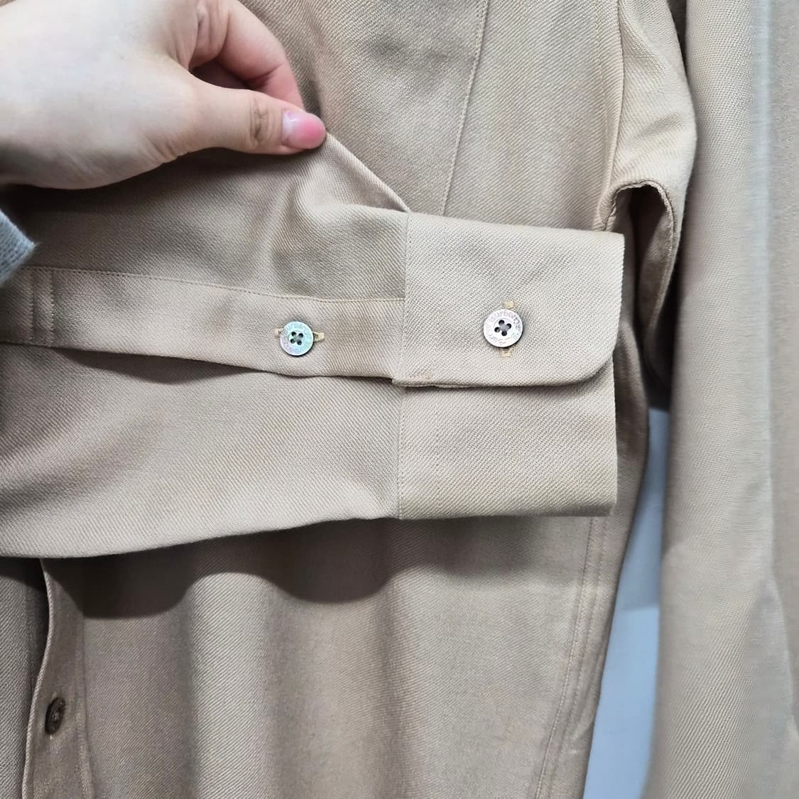 버버리 베이지색 긴팔 셔츠 여성 S 상품이미지6