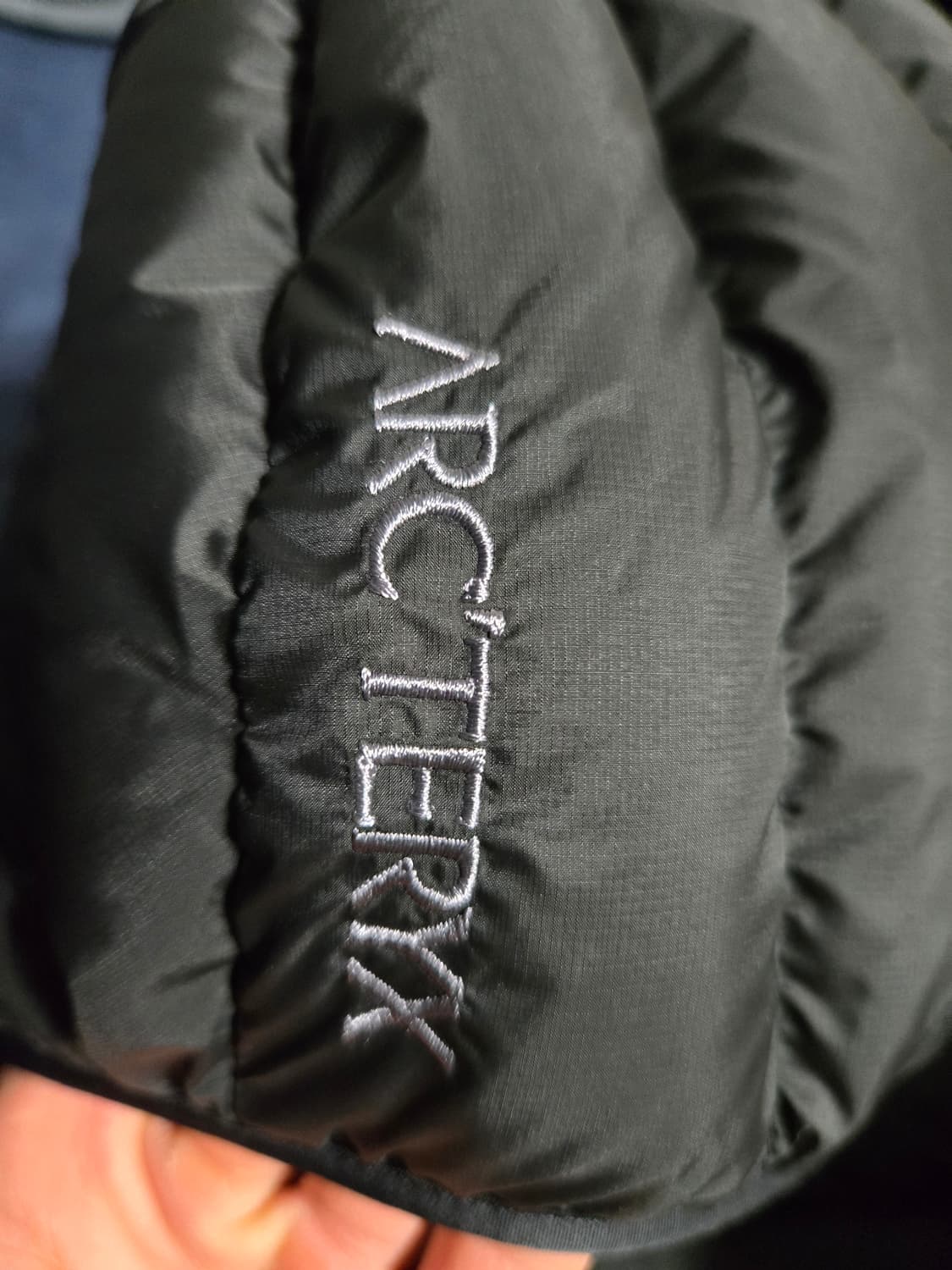 [XL]아크테릭스 세륨 후디 블랙 경량패딩 상태최상 상품이미지6