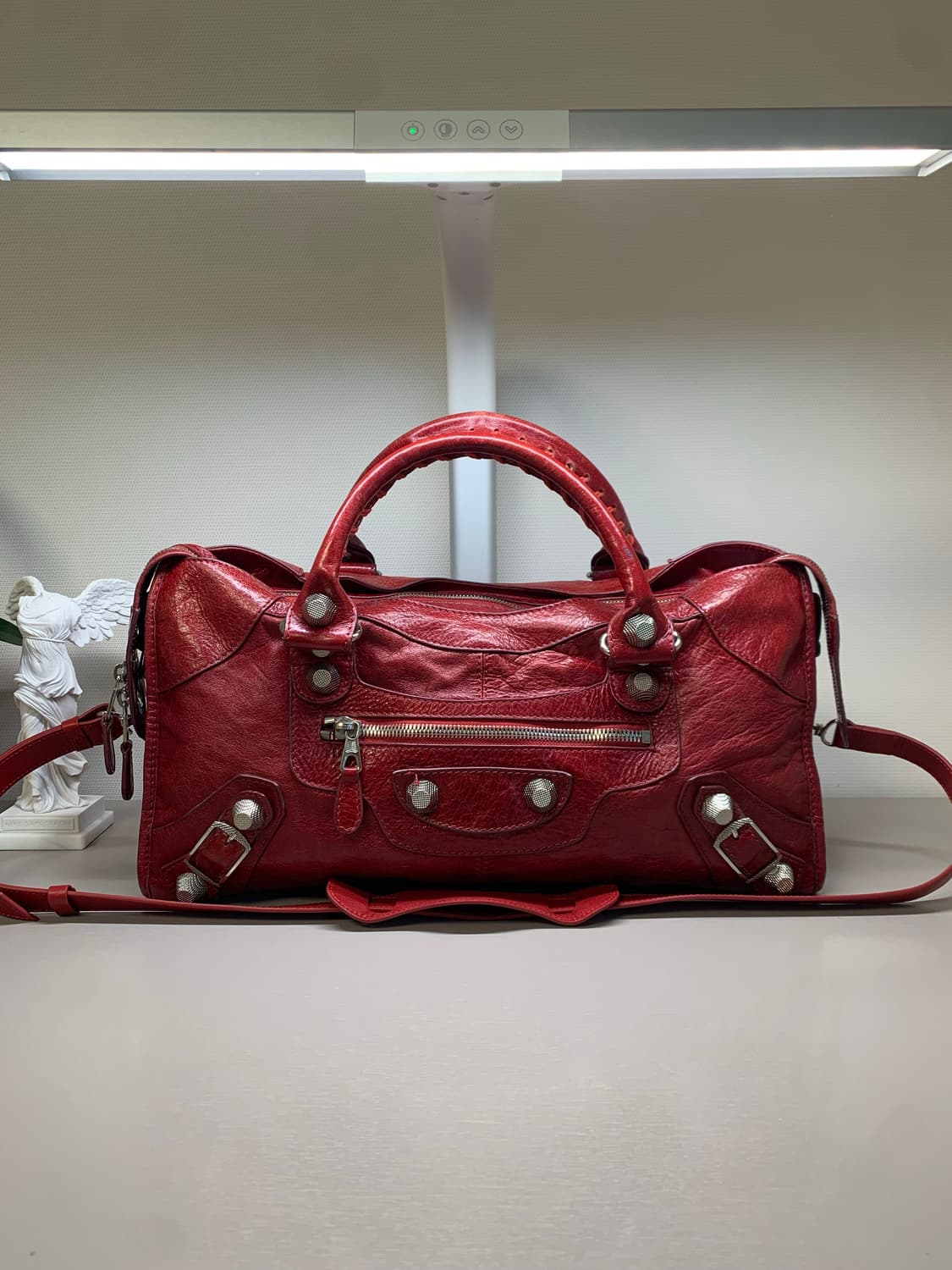 발렌시아가 클래식 모터백 딥레드 상품이미지2