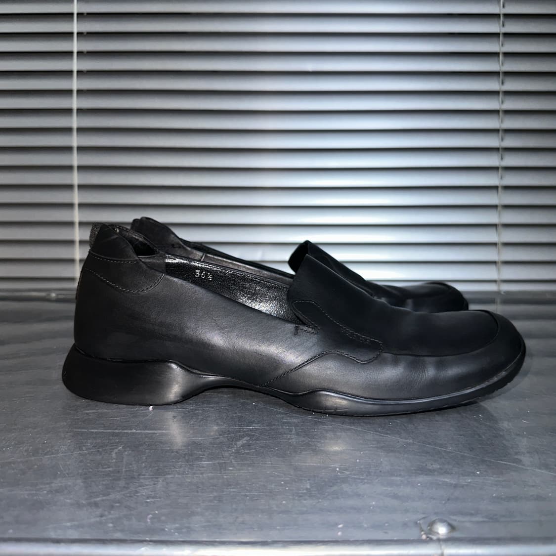 (레어) 00s 블랙 프라다 스포츠 스퀘어 토 가죽 로퍼 상품이미지6