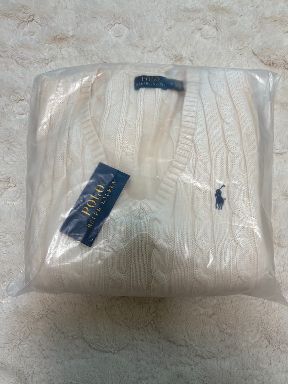 폴로 브이넥 니트 상품이미지1