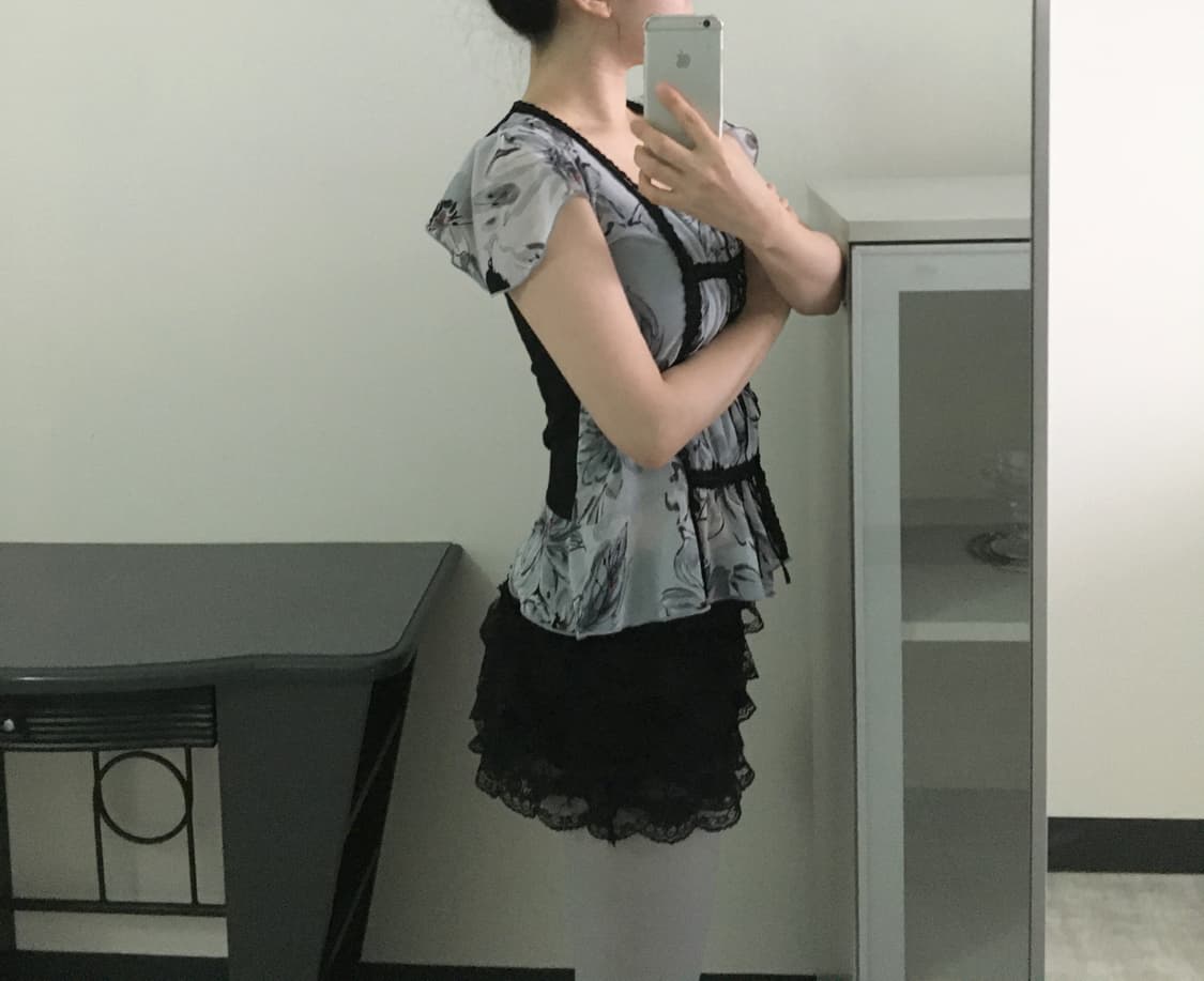 lace trimmed floral blouse 상품이미지2