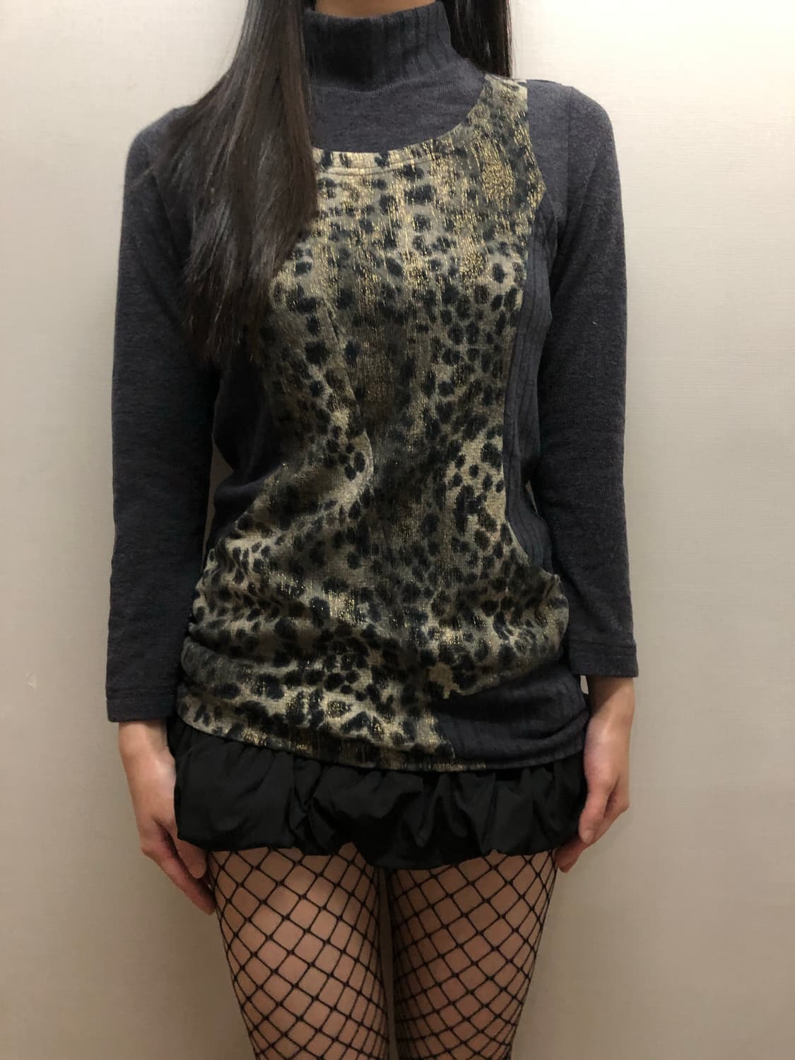 빈티지 그레이 레오파드 터틀넥 니트 상품이미지1