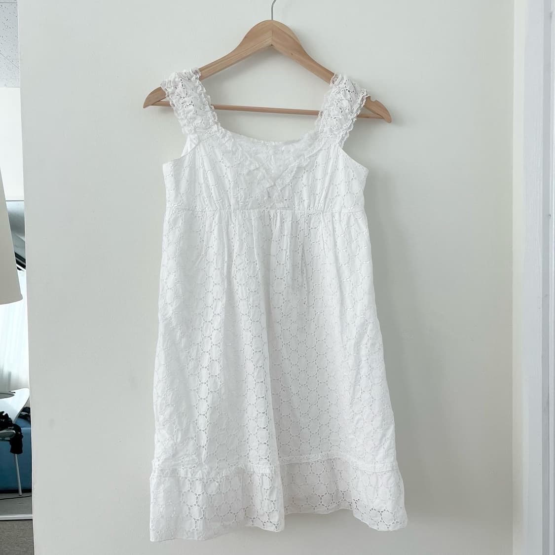 white punching lace dress 상품이미지3