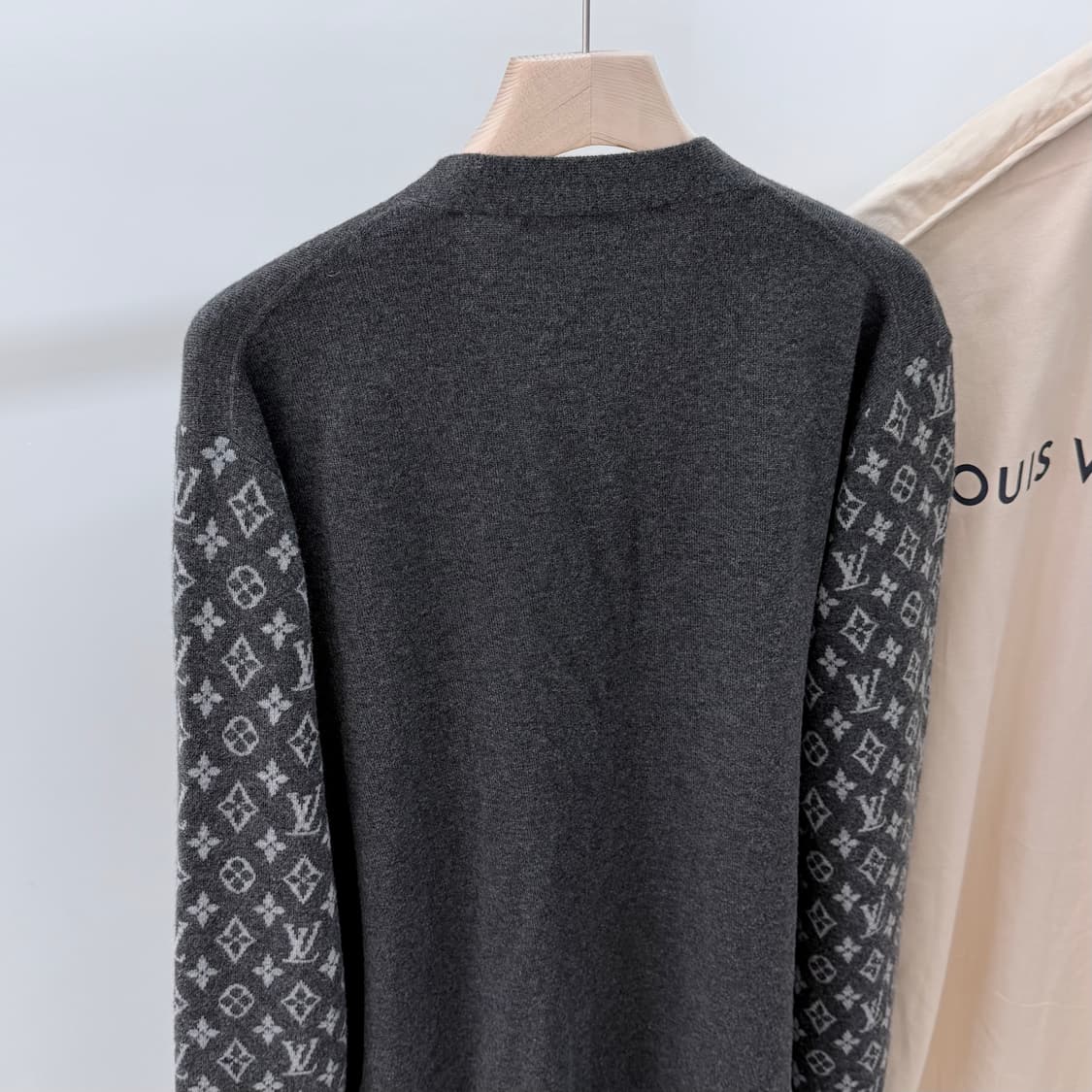 [S+급/2XL] 루이비통 모노그램 캐시미어 가디건 그레이 상품이미지5