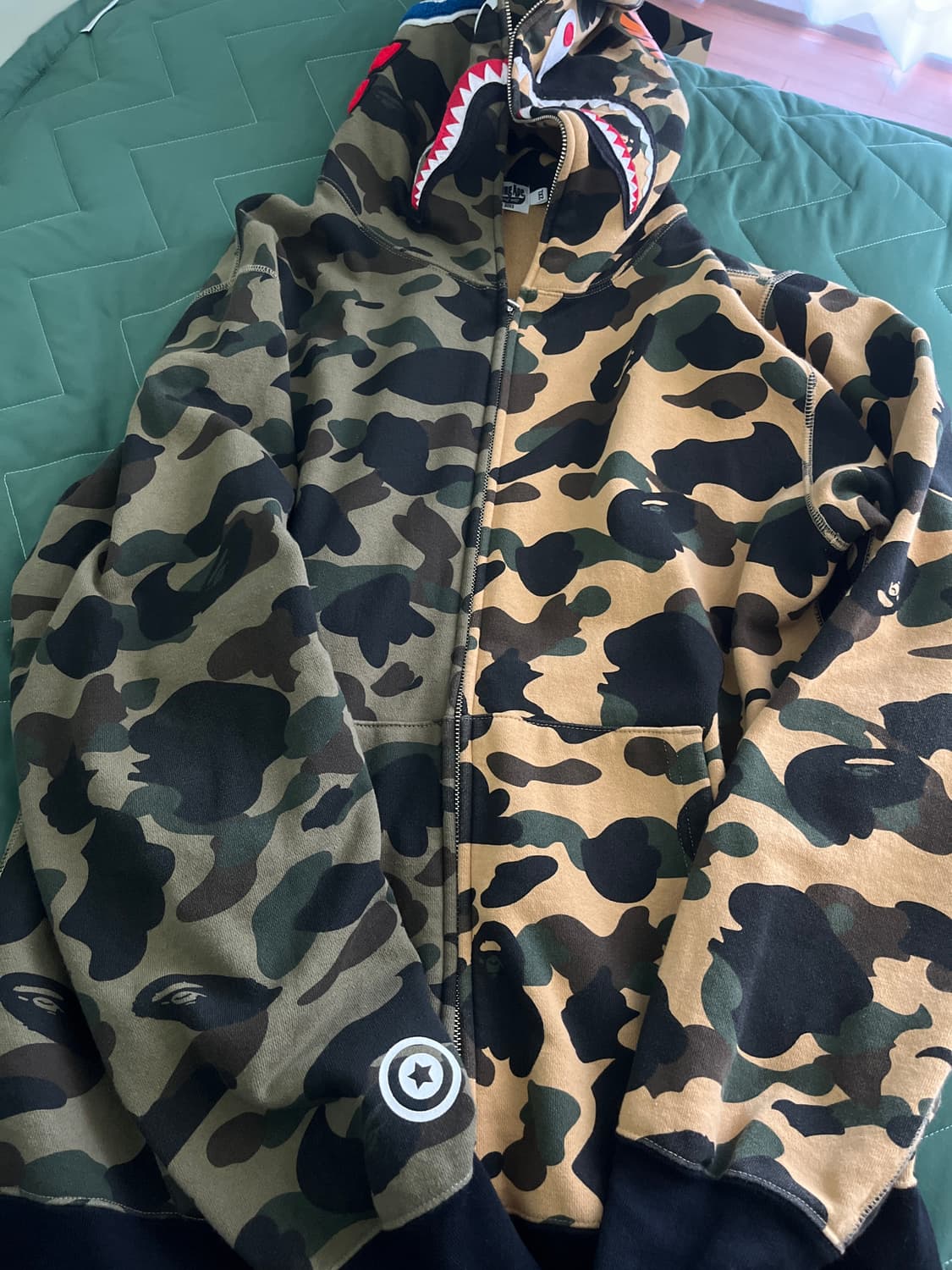 베이프 반반 카모 샤크 후드집업 XXL 상품이미지3