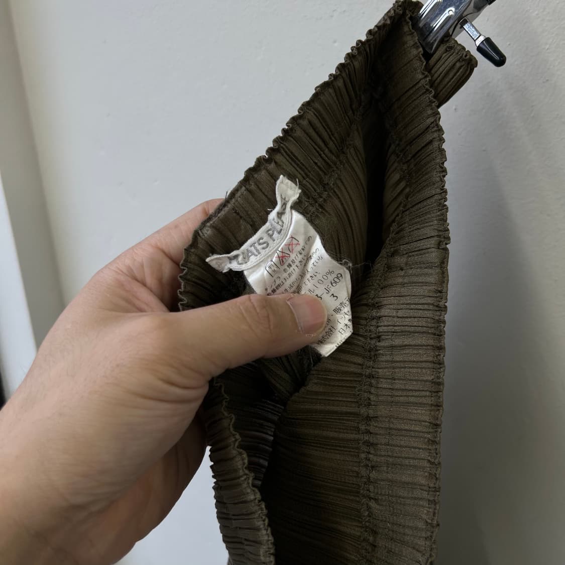 플리츠플리즈 카키 가디건&플리츠플리즈 카키 팬츠 상품이미지6