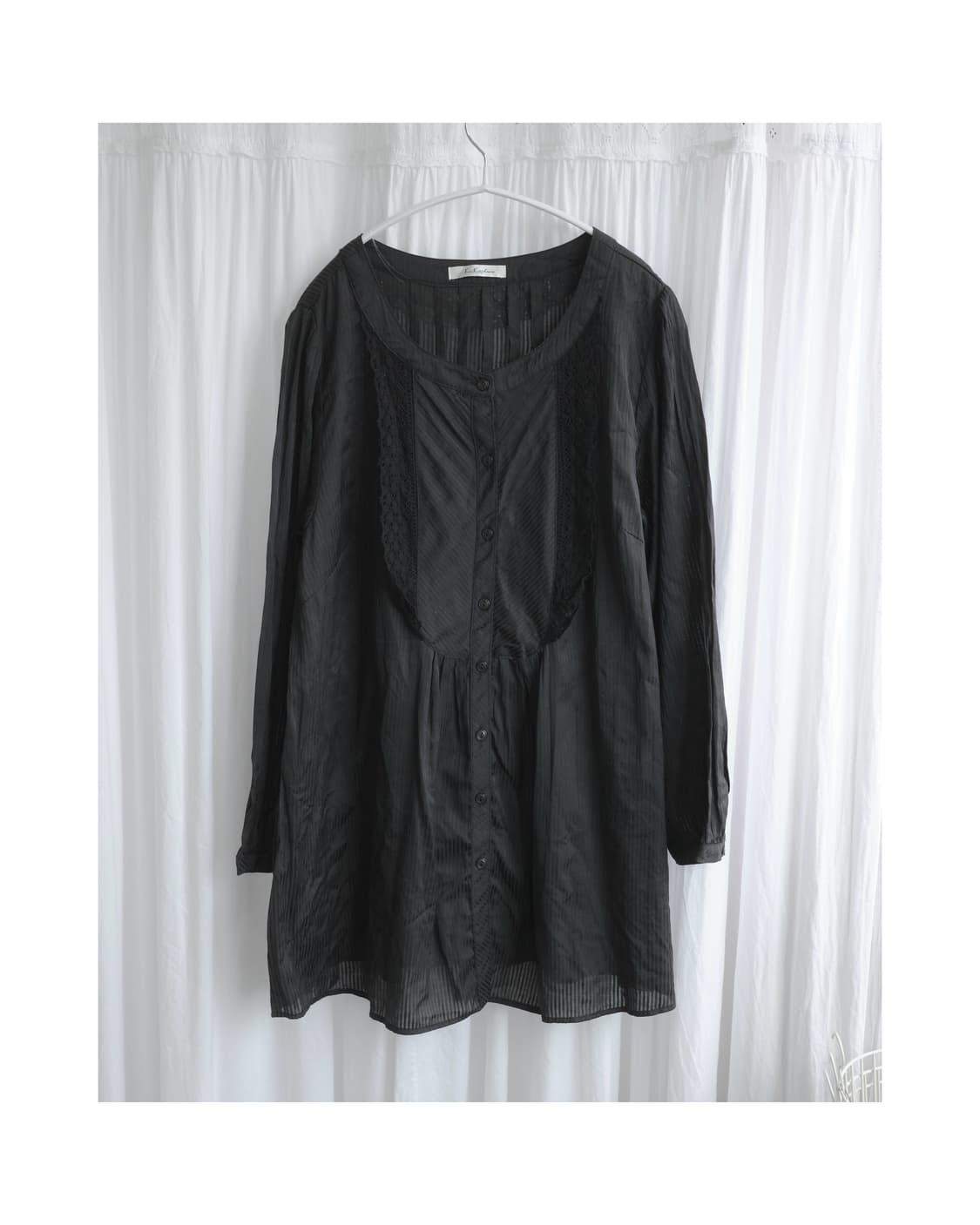 Black pintuck blouse  상품이미지1