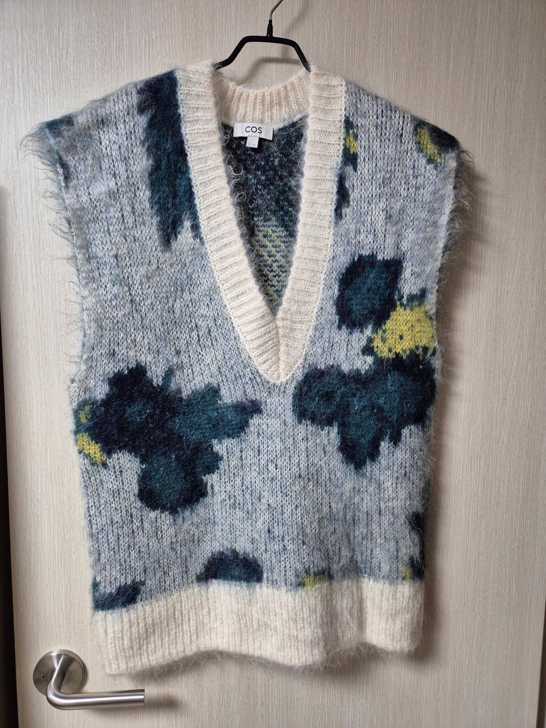 COS  코스 모헤어 브이넥 니트 베스트 라지 신형 상품이미지2