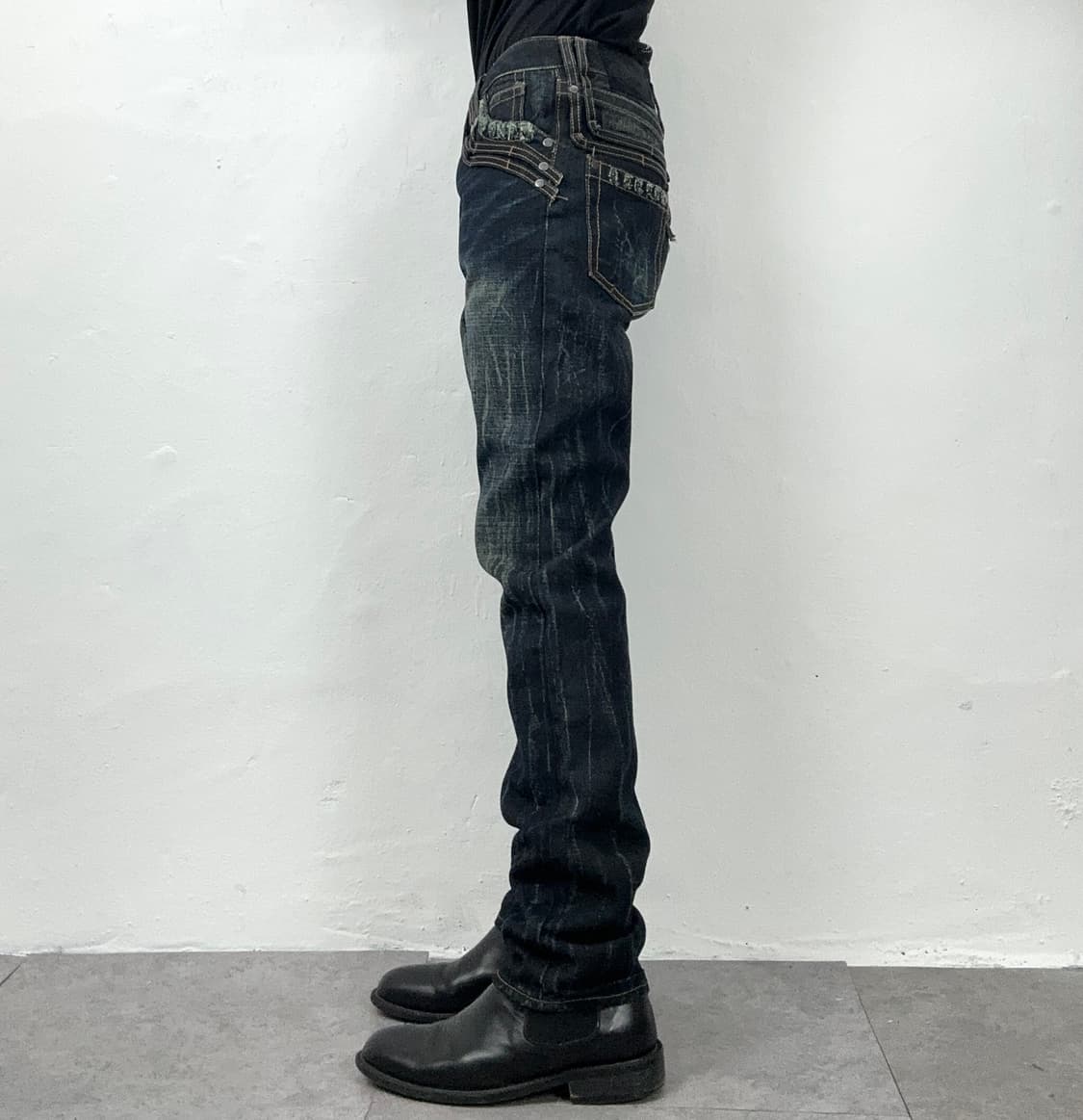 Distressed Stud Detail Dark Indigo Denim 상품이미지2