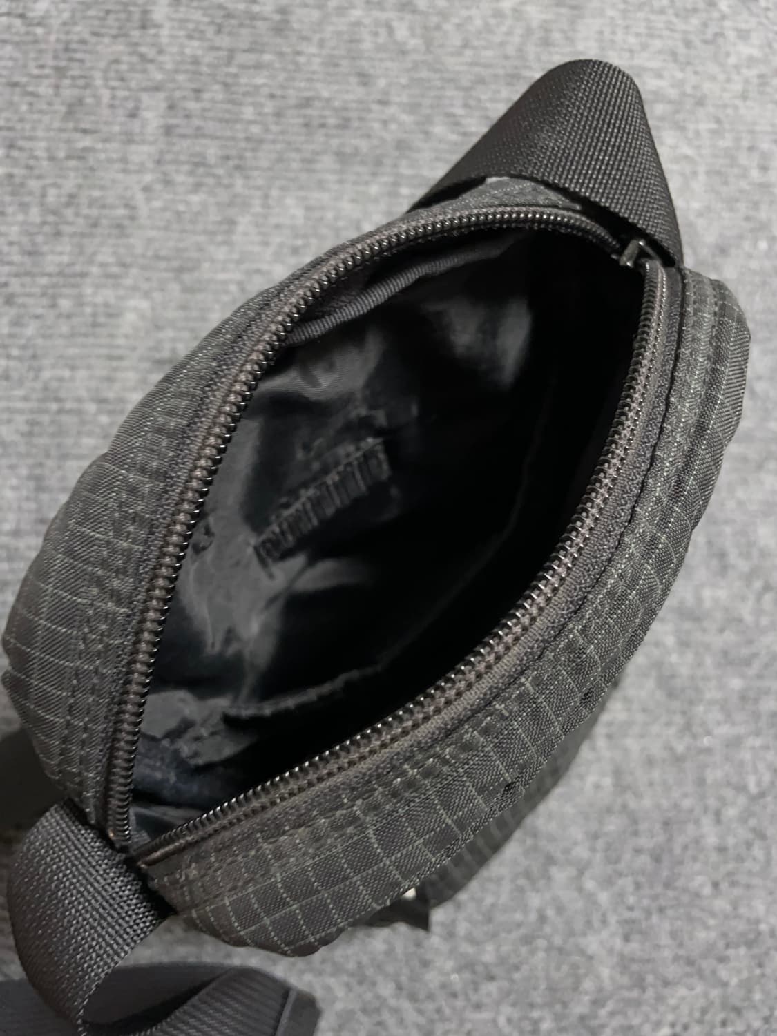 포터 나일론 립스탑 숄더백 상품이미지4