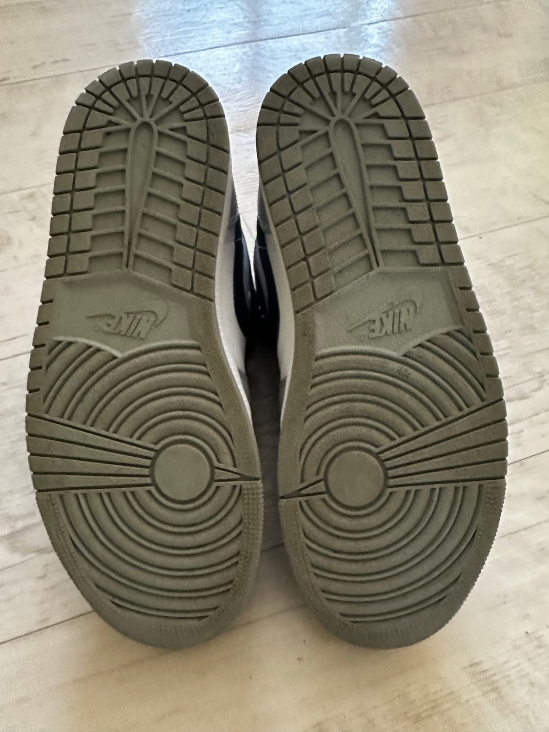 조던 1 미드 라이트 스모크 그레이 상품이미지5