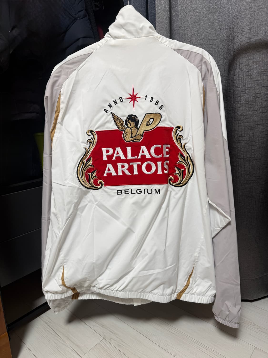 [새상품/L] 팔라스 X 스텔라 아르투아 라이트 코트 자켓 상품이미지2