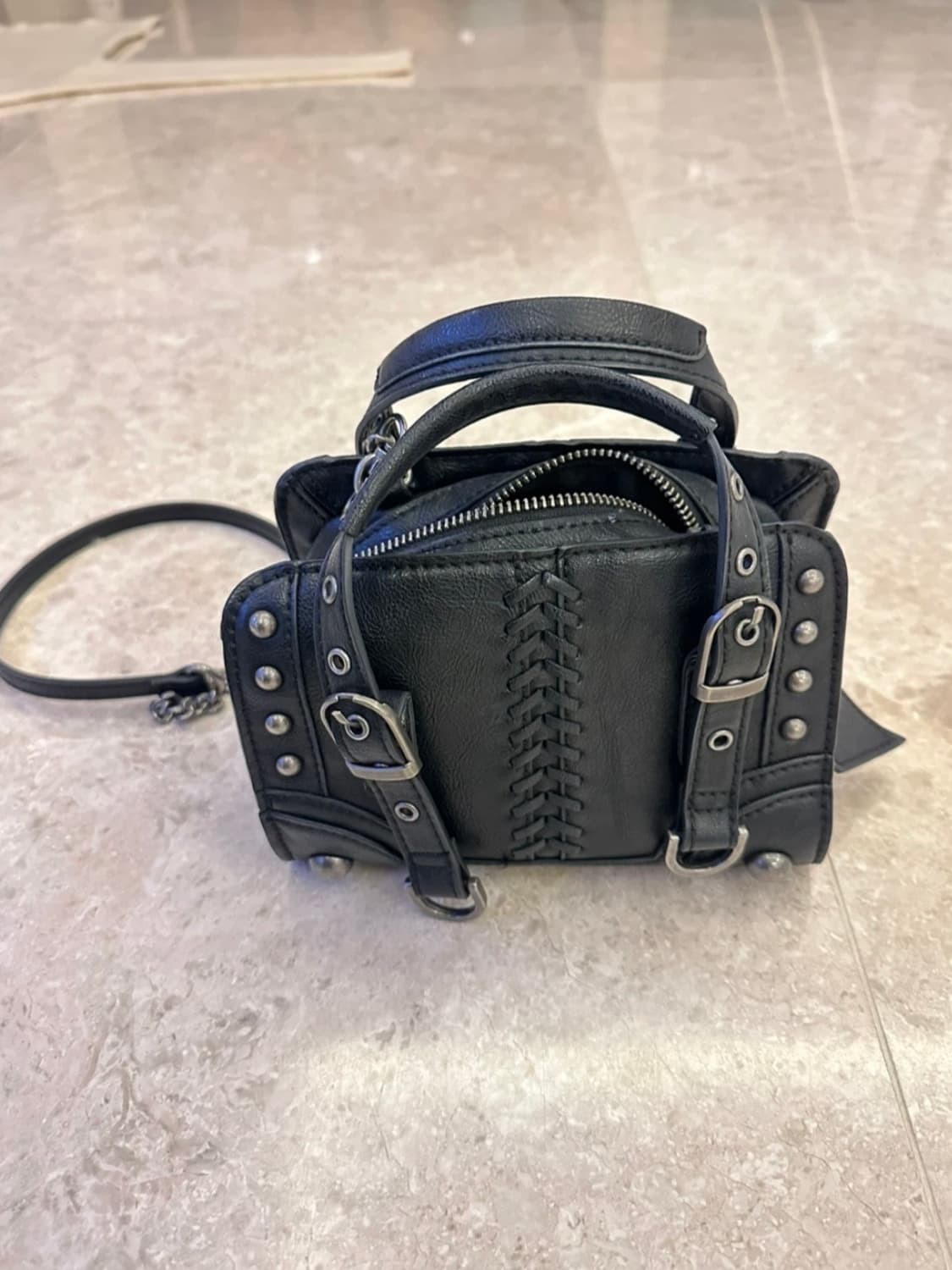 단종) y2k 자라 락 크로스백 핸드백 가방 상품이미지3