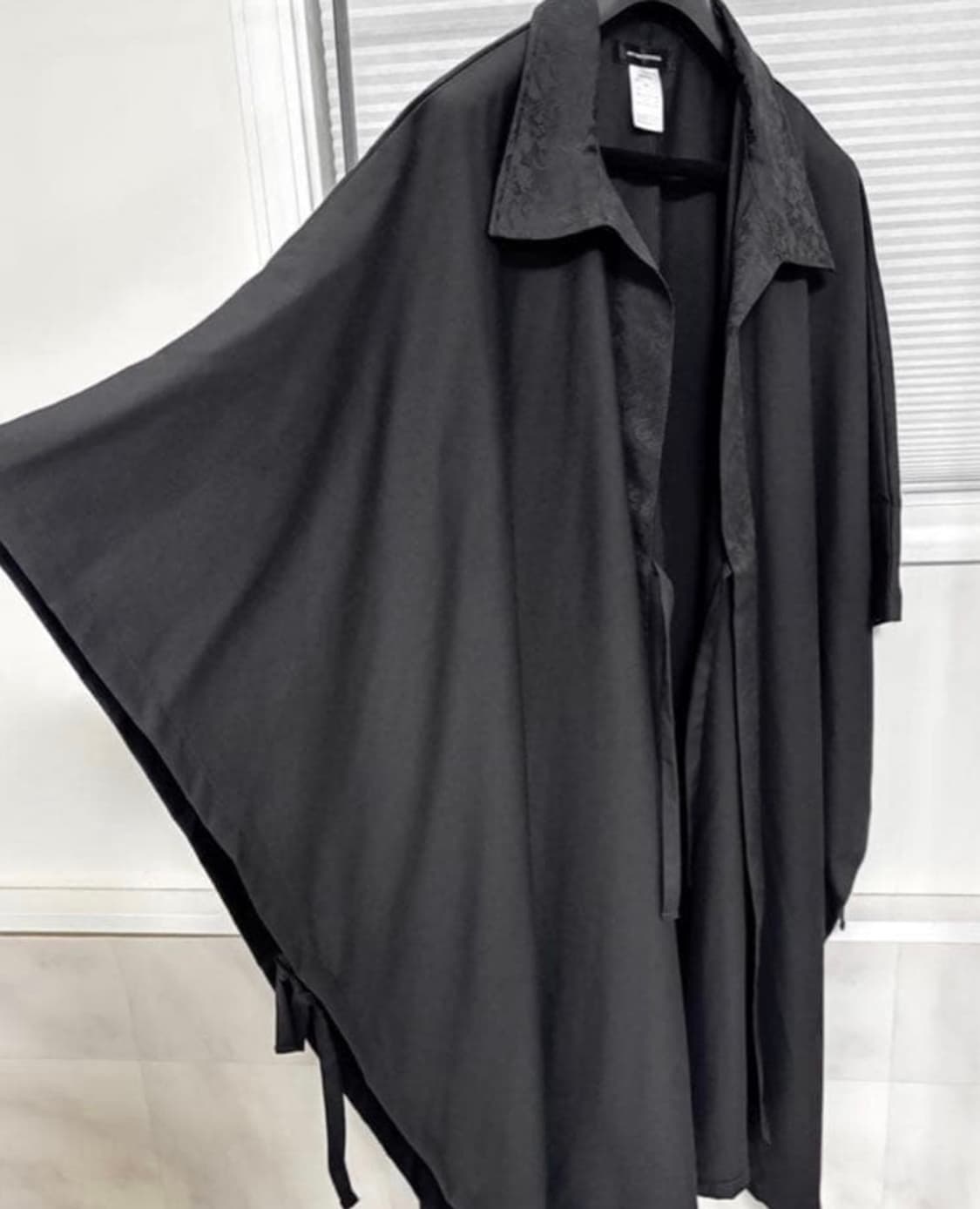 NOT CONVENTIONAL Cape Shirt 상품이미지1