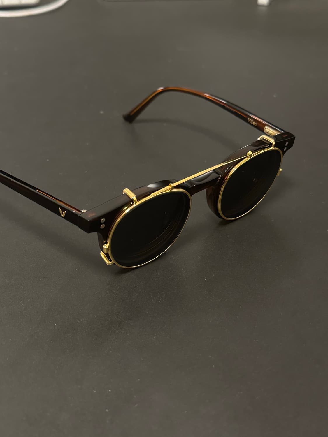 젠틀몬스터 밀란 구형 + 클립온 상품이미지1