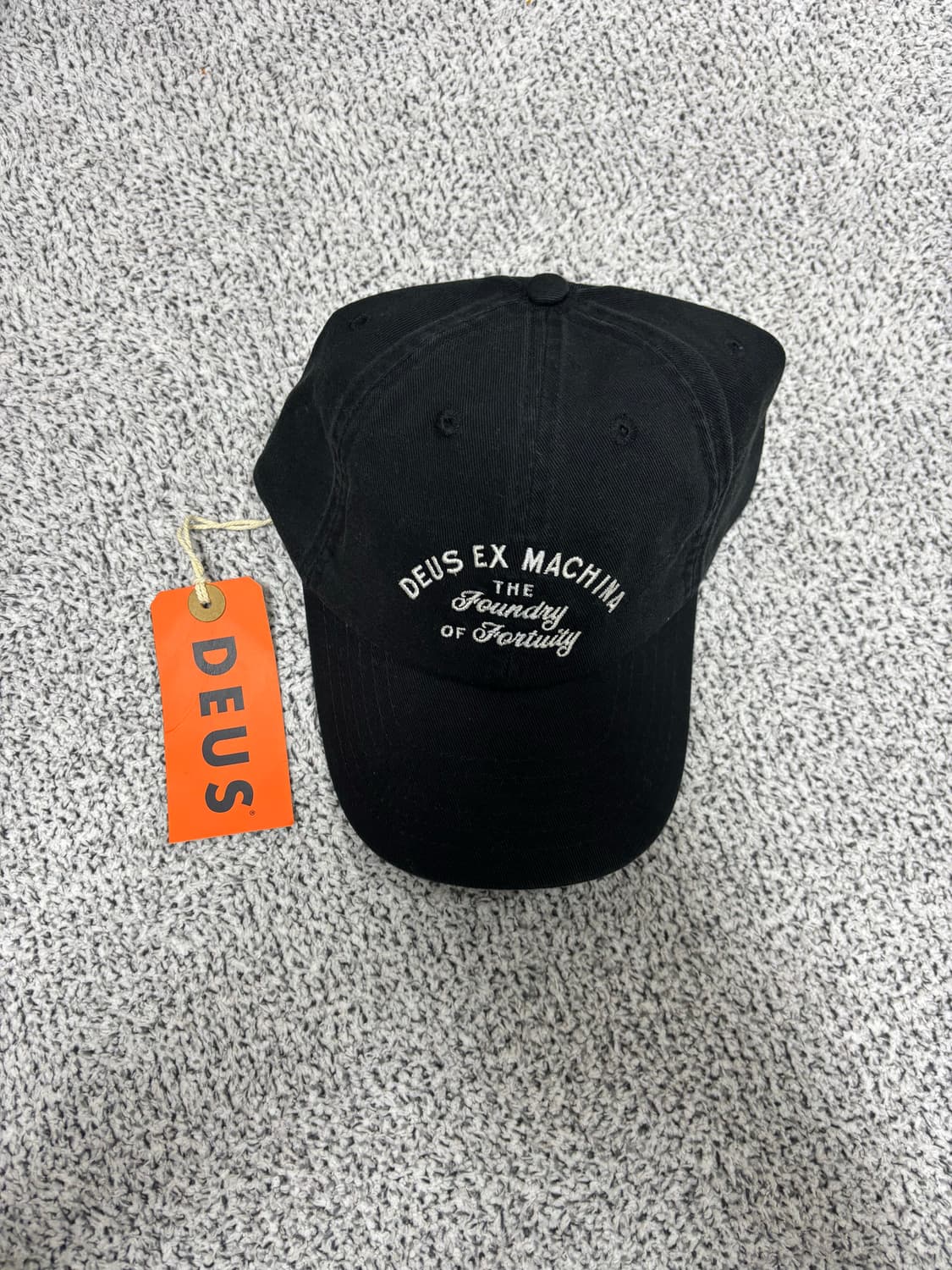 데우스 엑스 마키나 볼캡 모자  상품이미지1