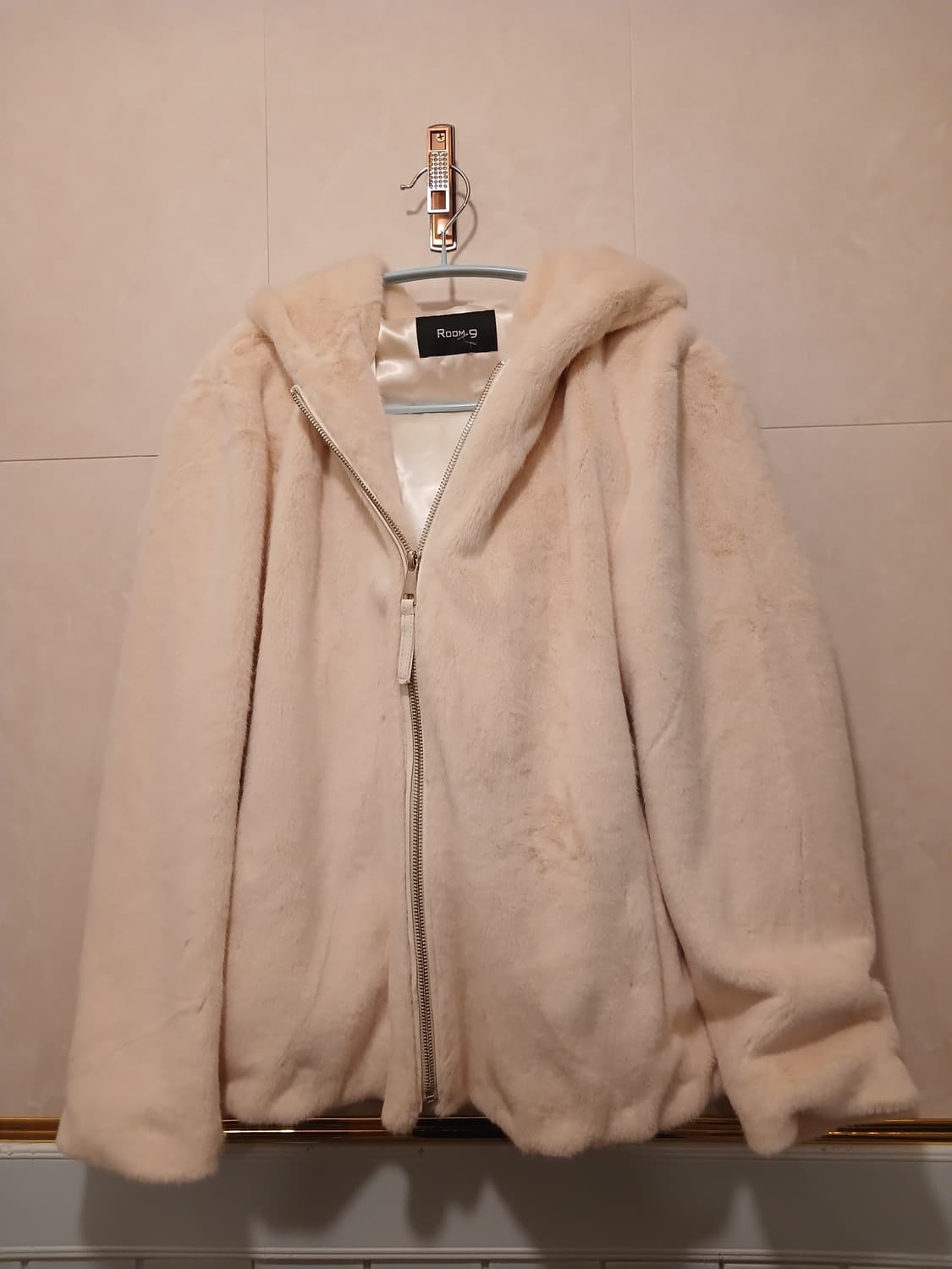 룸나인 정품 여성 후드 퍼자켓 66 사이즈 상품이미지1