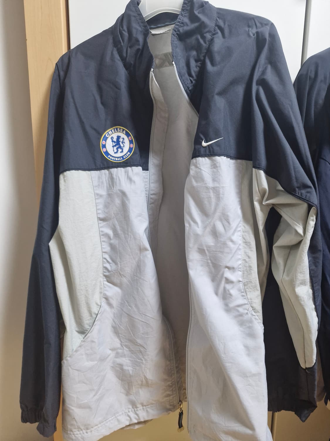 첼시 은색 나이키 바람막이 상품이미지3