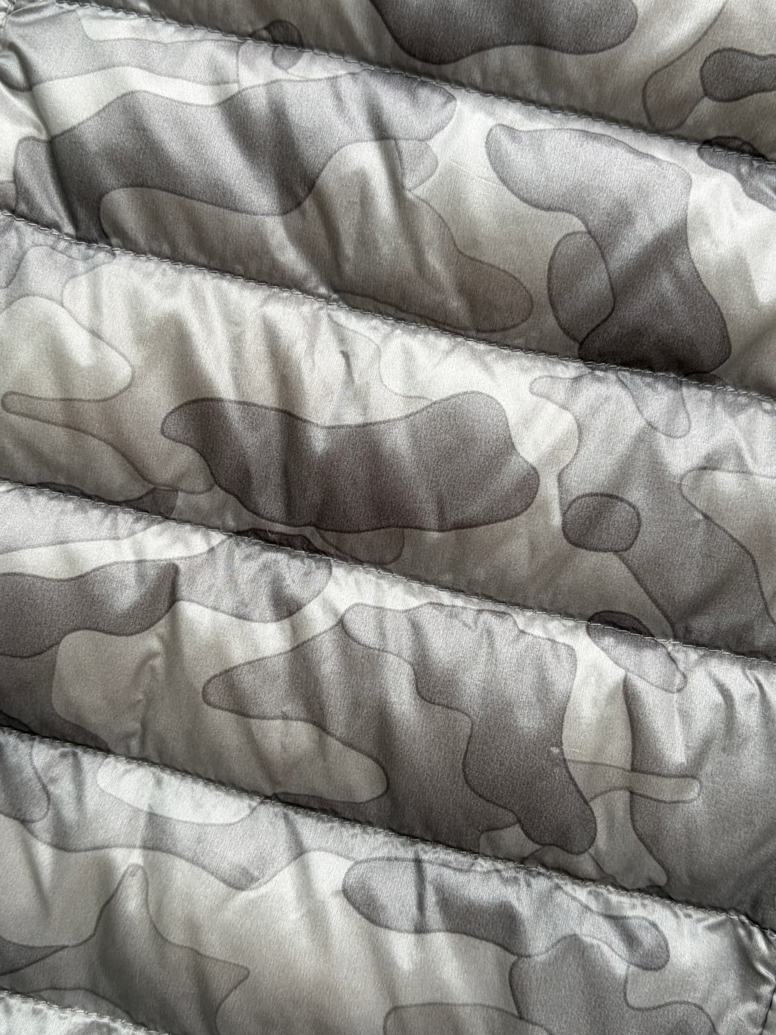 유니클로 화이트 카모 패딩 조끼 베이프맛 L (100)  상품이미지3