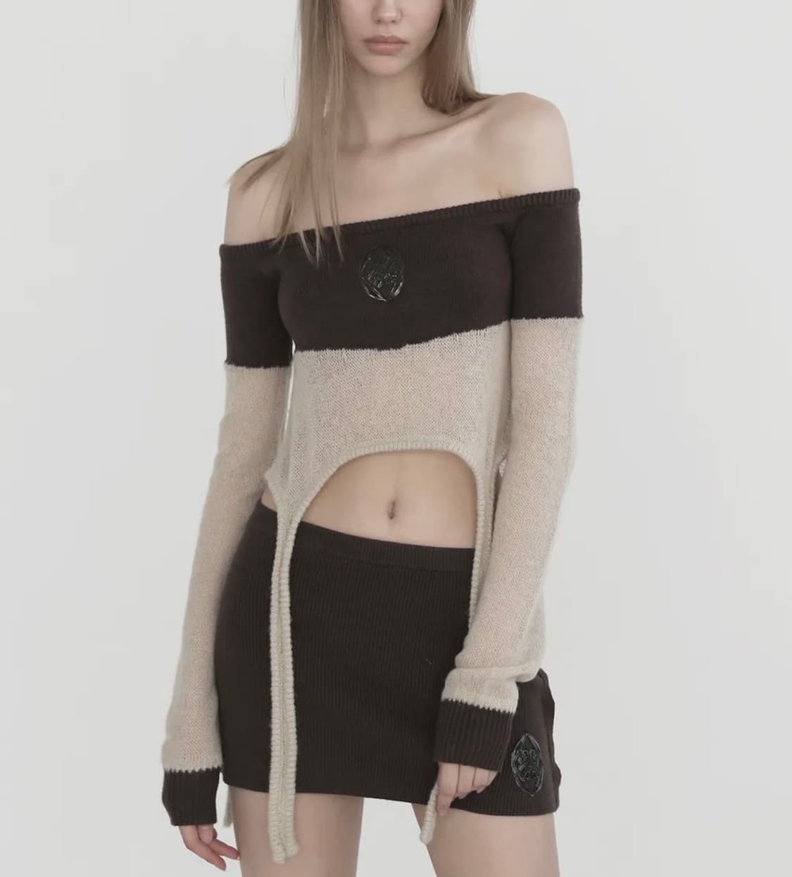 배드블러드 키도 니트 오프숄더 탑  상품이미지1