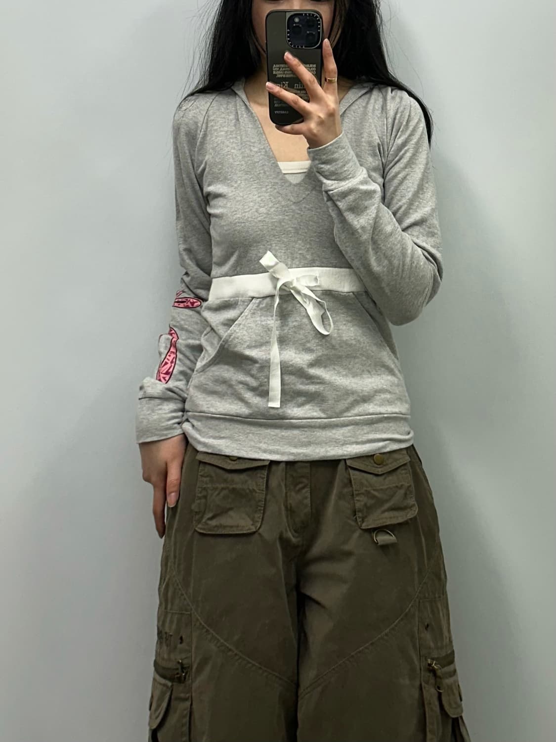 오클리 레터링 그레이 브이넥 후드티 상품이미지1