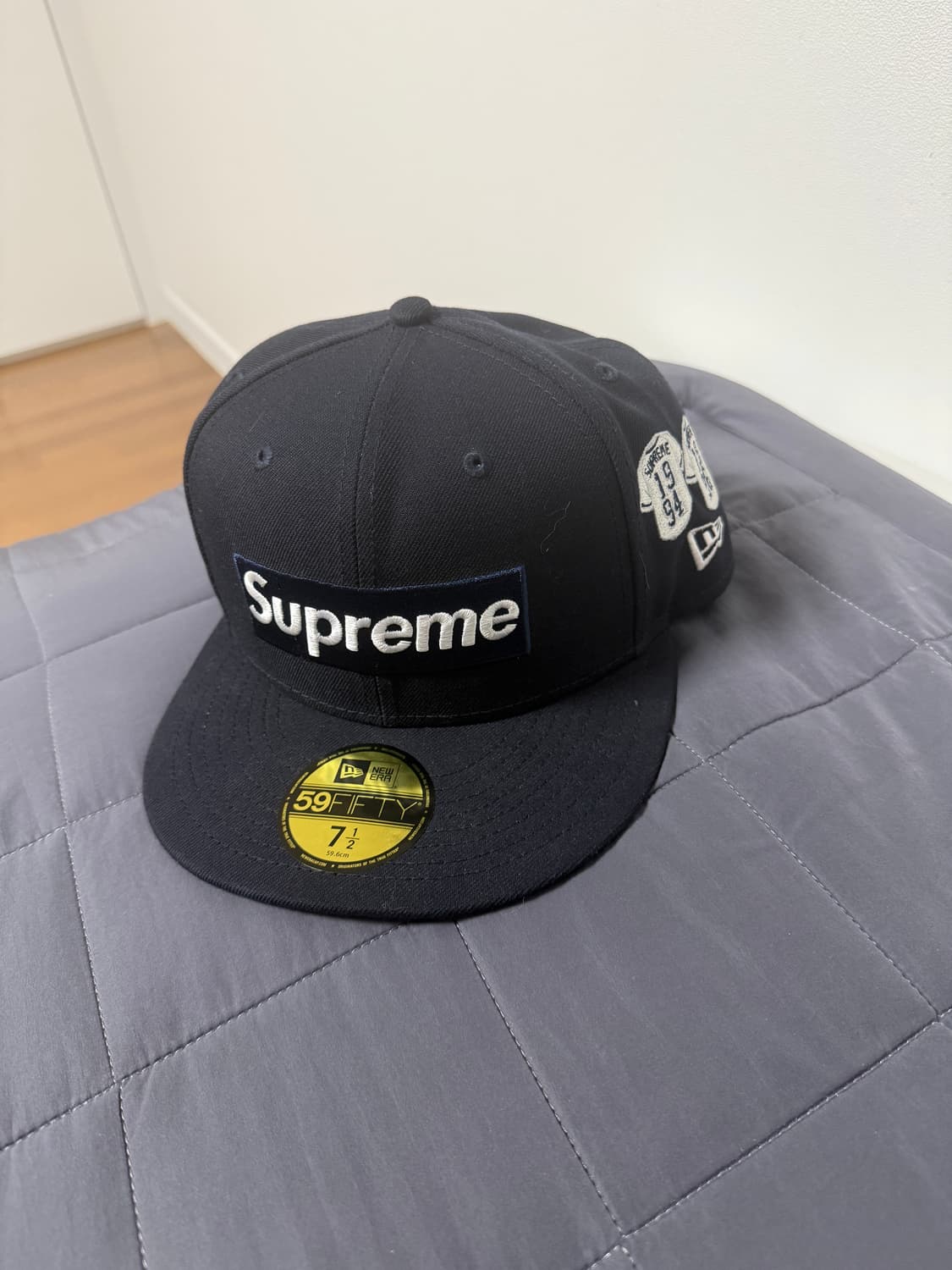 슈프림 x 뉴에라 저지 박스로고 네이비 - 24FW 상품이미지1