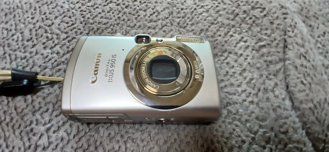 캐논익서스950is 디지털카메라 판매합니다 상품이미지1
