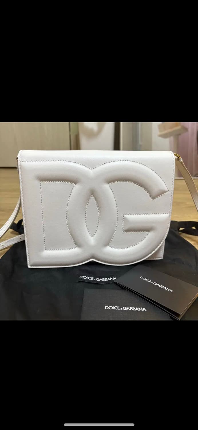 (무료배송)돌체앤가바나 DG 로고 화이트 크로스백 상품이미지1