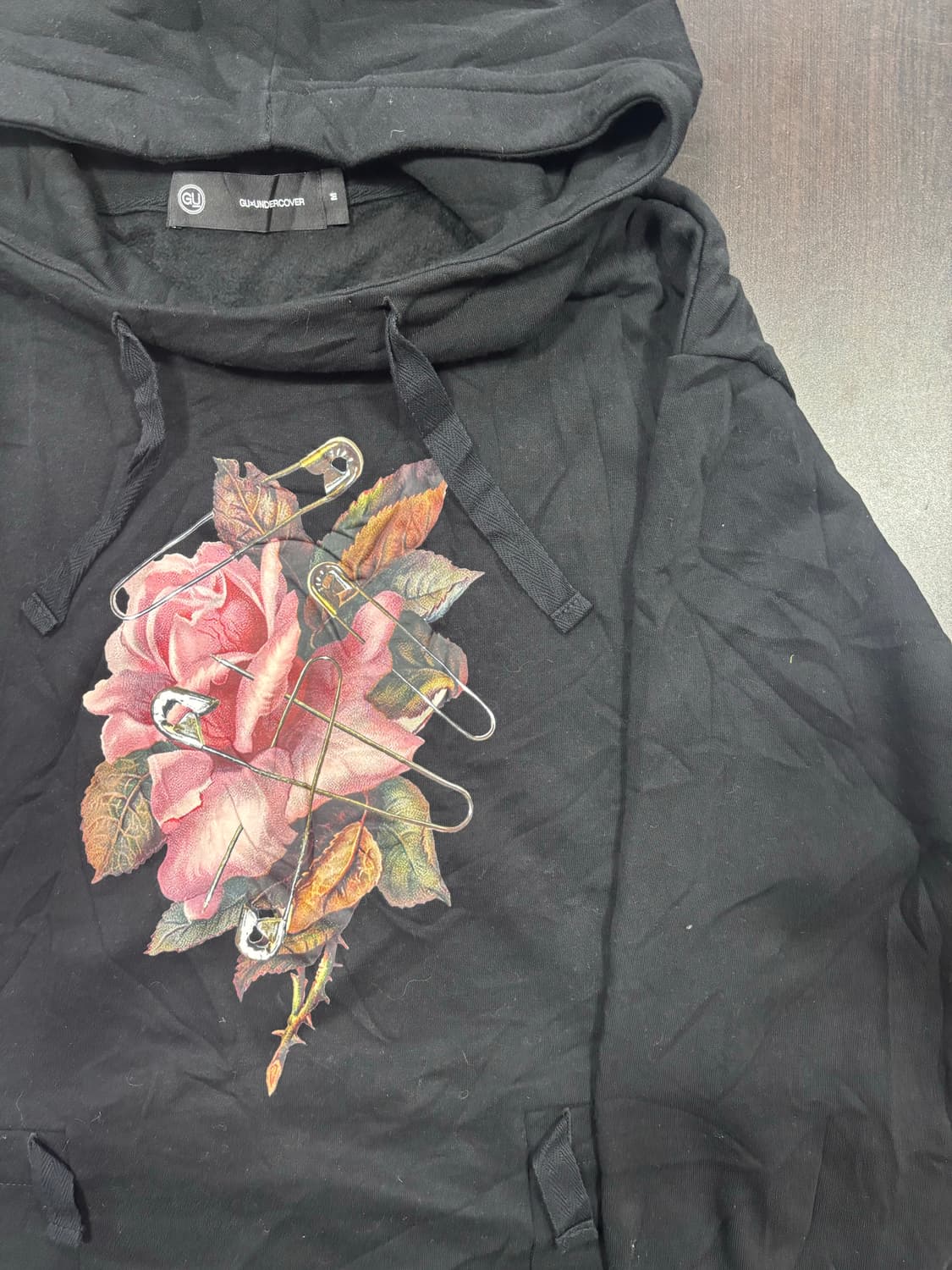 GU x Undercover꽃 프린팅 블랙 후드티 상품이미지3