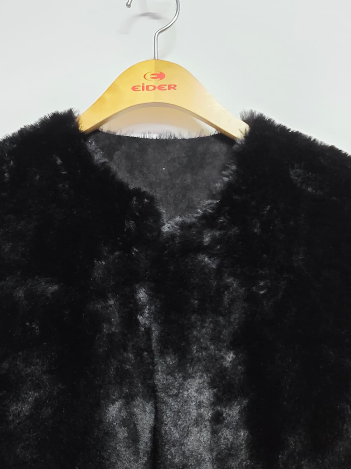 jj지고트 블랙 퍼 조끼 상품이미지2