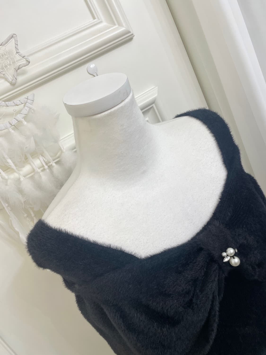 black bow off-shoulder warm fur sweater 상품이미지7