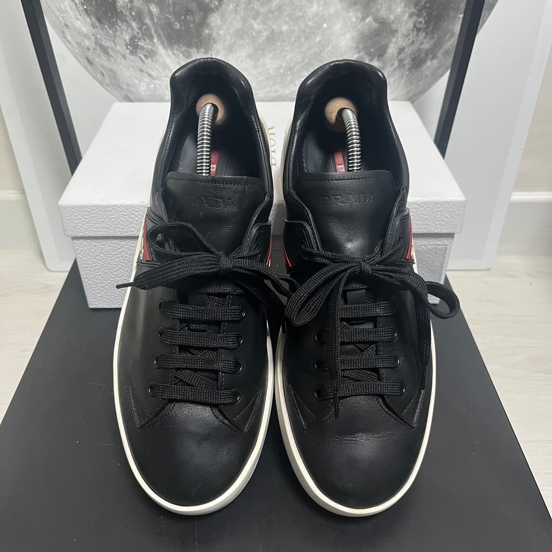 정품 9.5) 프라다 블랙 사이드로고 스니커즈 280~285 상품이미지3