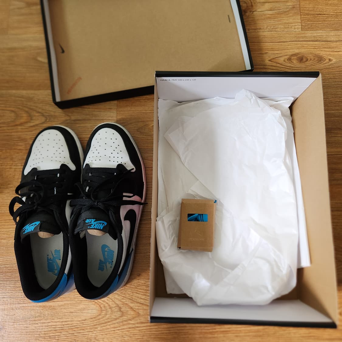 조던 1 레트로 로우 OG 블랙 앤 다크 파우더 블루 265 사이즈 상품이미지5