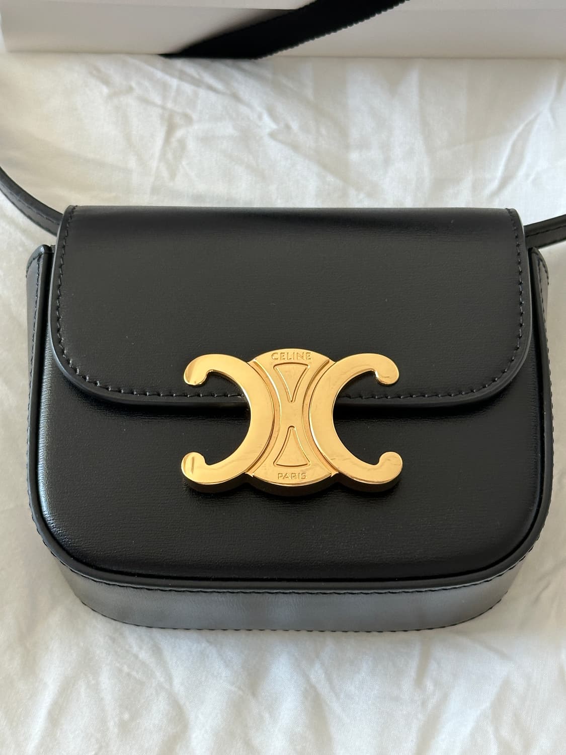 셀린느 미니 클로드 샤이니 카프 스킨 블랙 상품이미지7