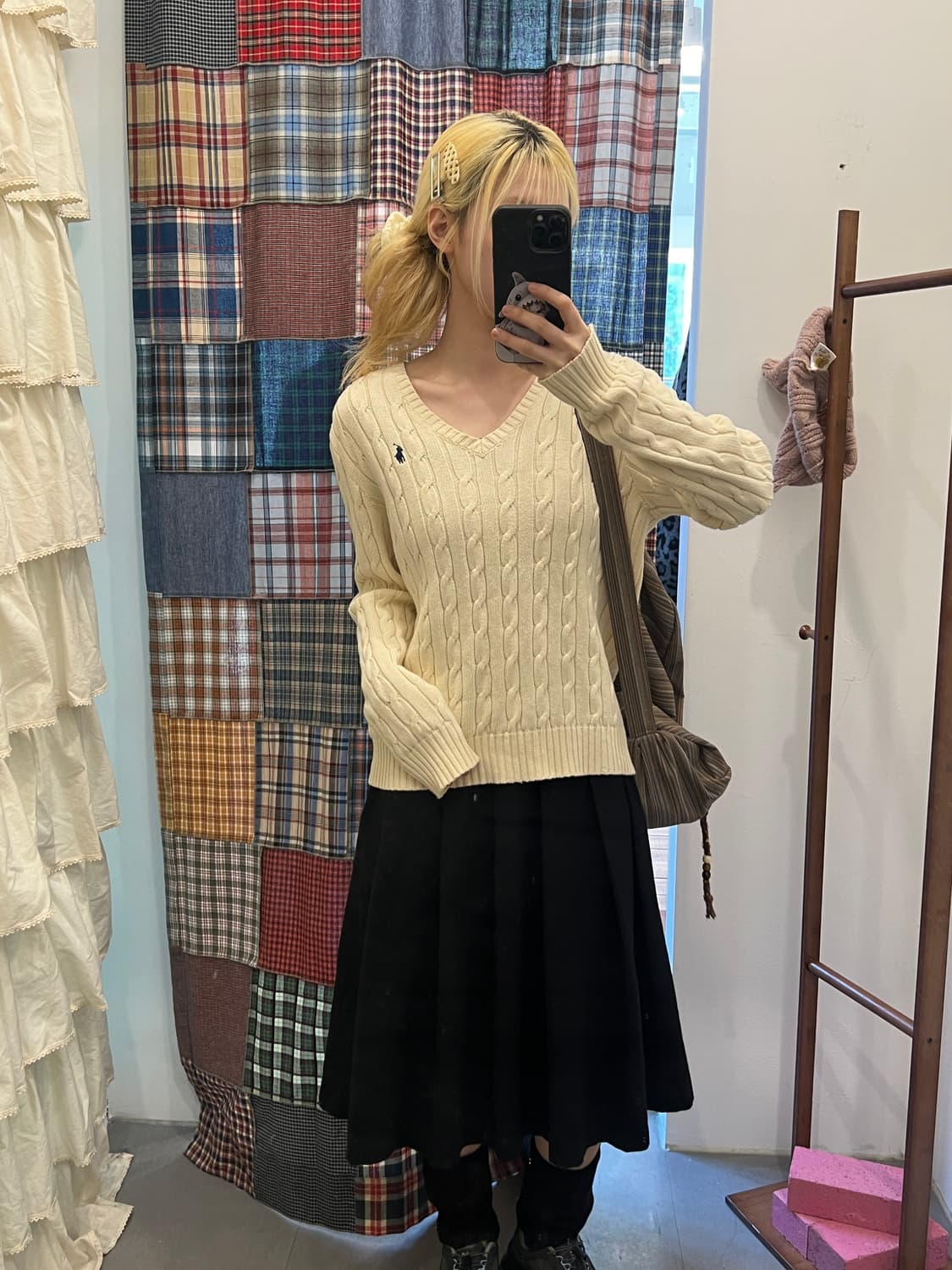 폴로 아이보리 꽈배기 브이넥 니트 상품이미지1